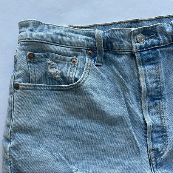 Levi’s 501 Light Wash High Waisted Button Fly Denim Jean Shorts Size 32 - Picture 5 of 7